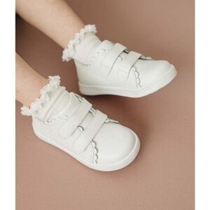 L’amour Caroline Scalloped Sneakers White Toddler Size 5 Shoes NWT